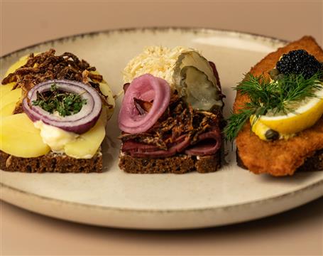Nadias Smørrebrød  - Tradition. Smag. Elegance.